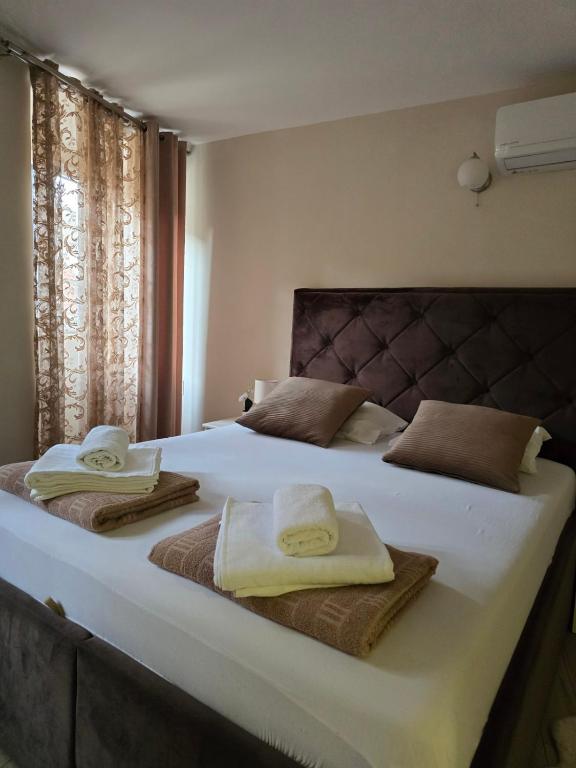 Postel nebo postele na pokoji v ubytování Nada's room with terrace