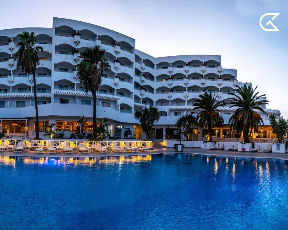 Bazén v ubytování Golden Tulip Président Hammamet nebo v jeho okolí