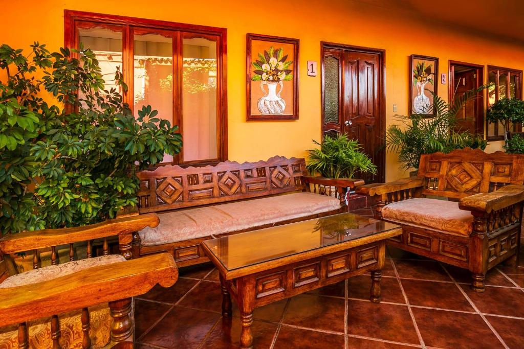 Posezení v ubytování OYO Posada De Los Angeles, Pátzcuaro