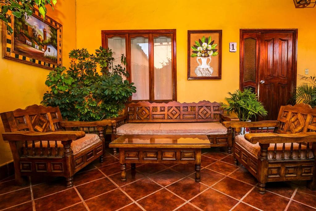 Posezení v ubytování OYO Posada De Los Angeles, Pátzcuaro