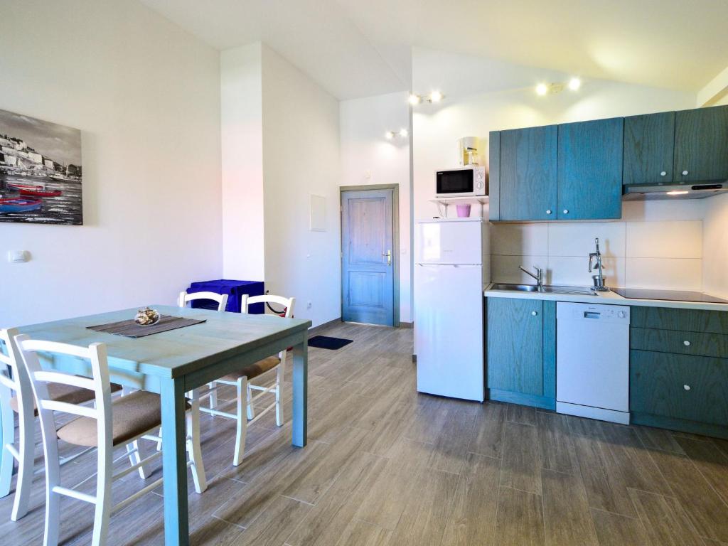 Kuchyňa alebo kuchynka v ubytovaní Apartment Val-6 by Interhome