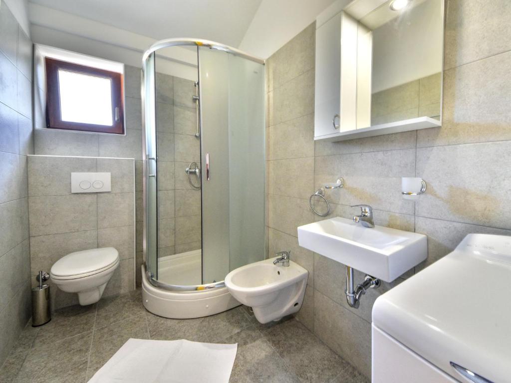 Koupelna v ubytování Apartment Val-5 by Interhome