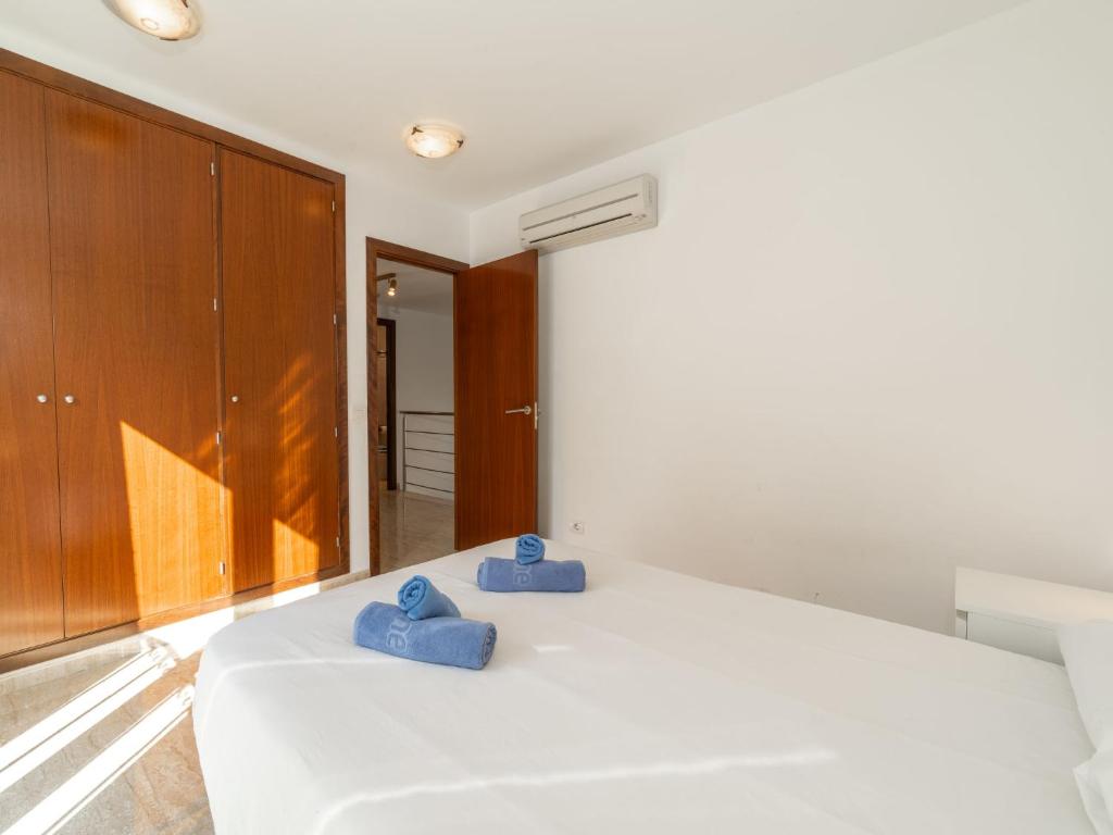Postel nebo postele na pokoji v ubytování Holiday Home Les Savines by Interhome