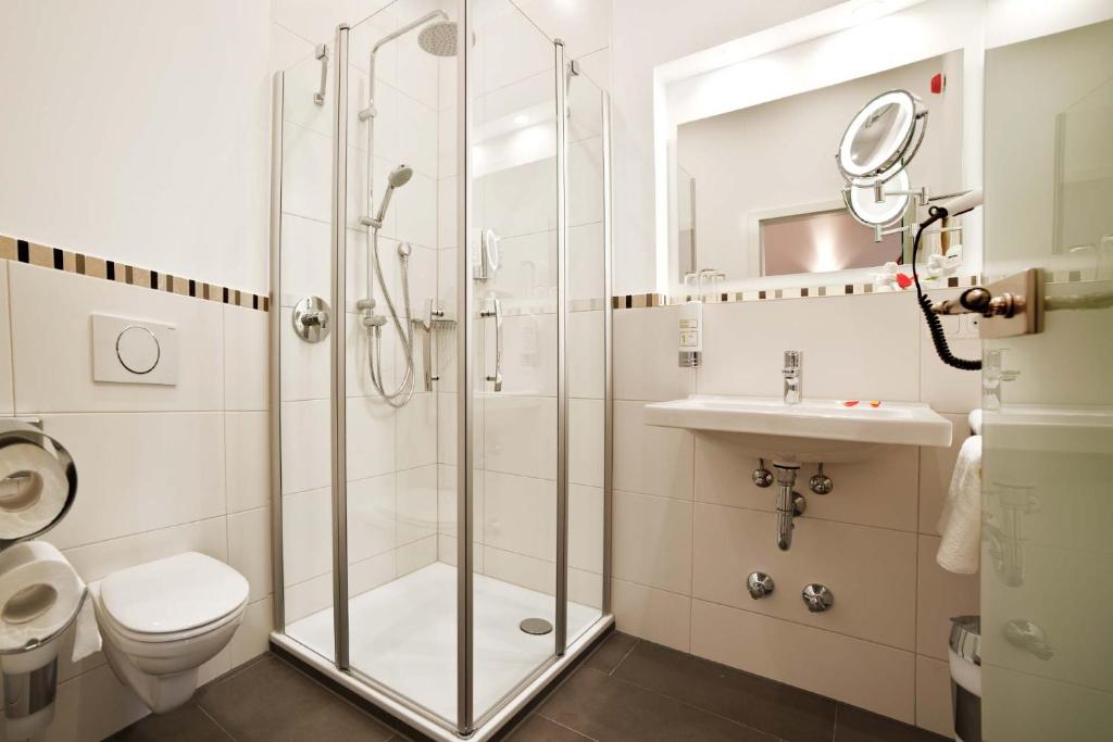 Hotel ChiemseePanorama - Comfort Double Room With Balcony And Lake View