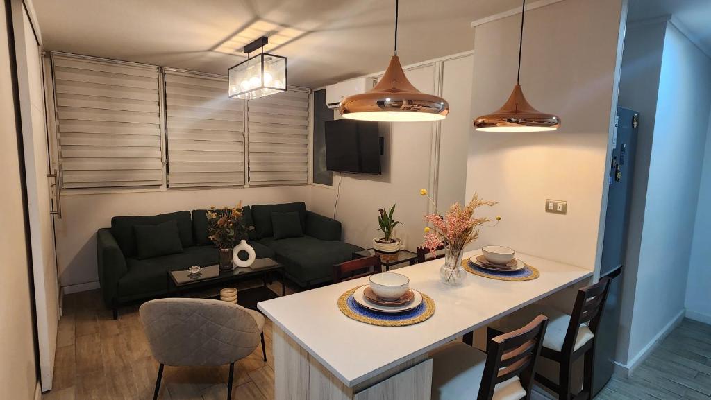 Χώρος καθιστικού στο Apartmento en Ñuñoa con estacionamiento