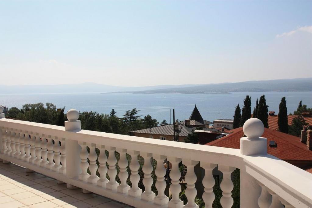 Fotografie z fotogalerie ubytování Two-Bedroom Apartment in Crikvenica VI v destinaci Sopaljska