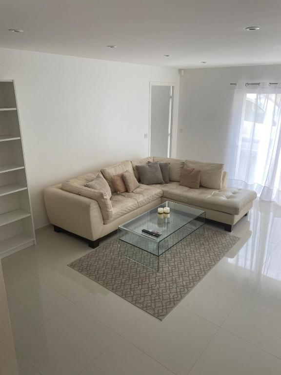 Photo de la galerie de l'établissement Maison spacieuse et sa salle de sport, à Les Alluets-le-Roi