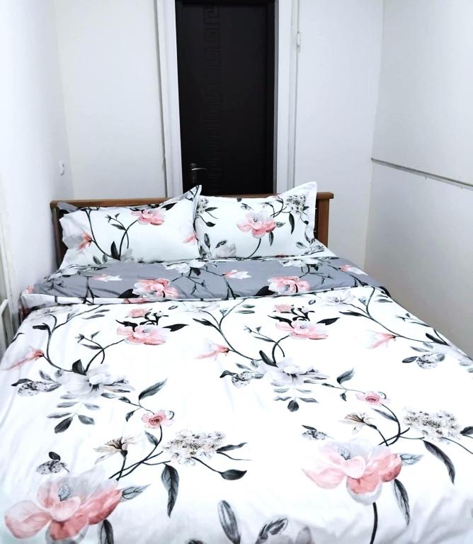 Postel nebo postele na pokoji v ubytování Green space apartment