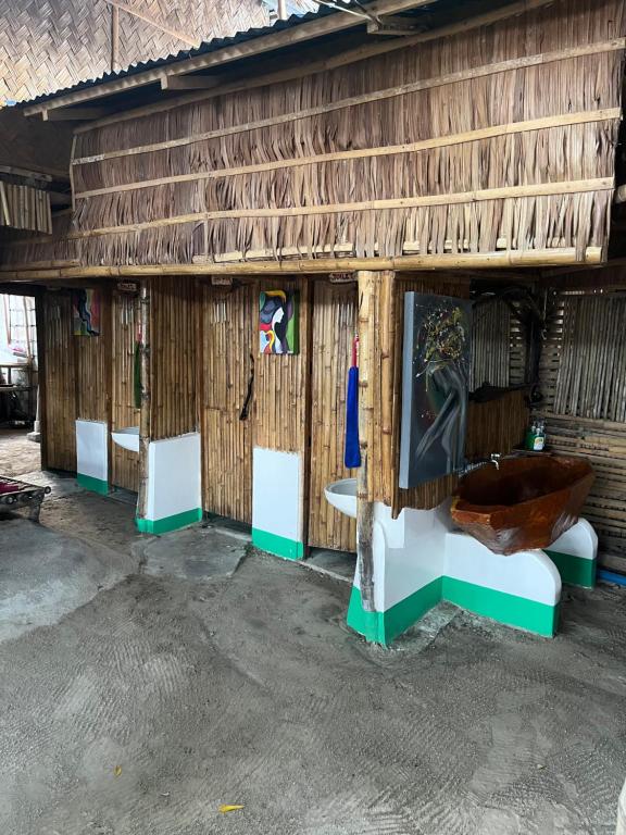 Foto dalla galleria di Bamboo Nest Beachfront a Città di Puerto Princesa