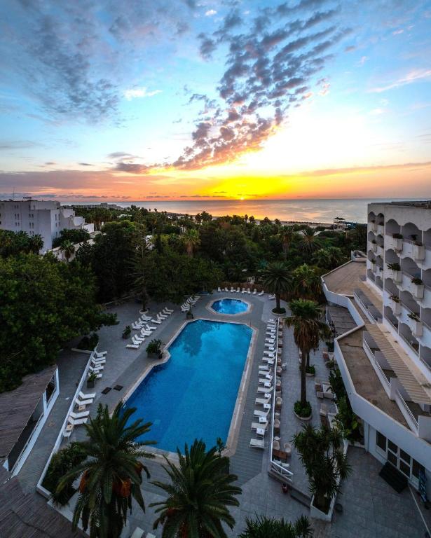 Bazén v ubytování Golden Tulip Président Hammamet nebo v jeho okolí