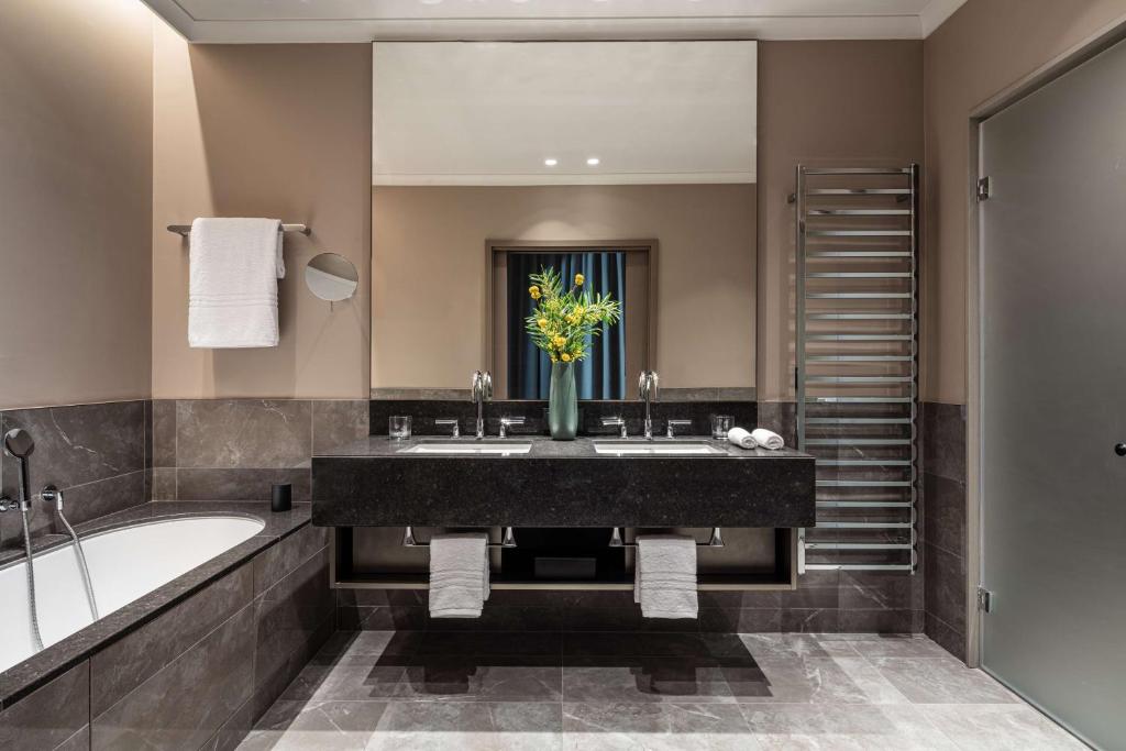 Anantara Plaza Nice Hotel - A Leading Hotel of the World - Resim 15