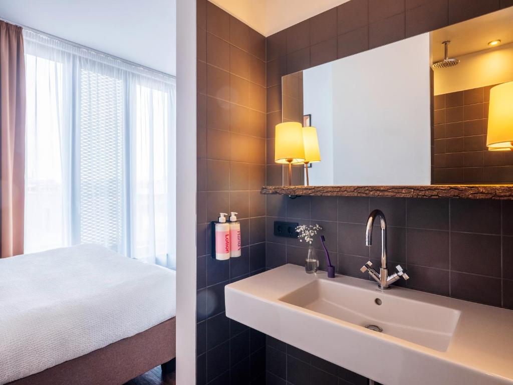 Numa Berlin Weinmeister - Resim 22