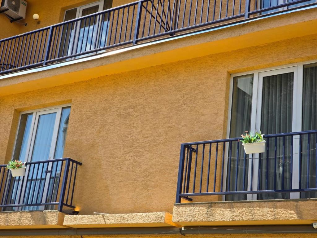 Balkón nebo terasa v ubytování Hotel Nutsa in old Tbilisi
