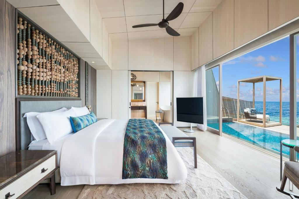The St. Regis Maldives Vommuli Resort photo 3