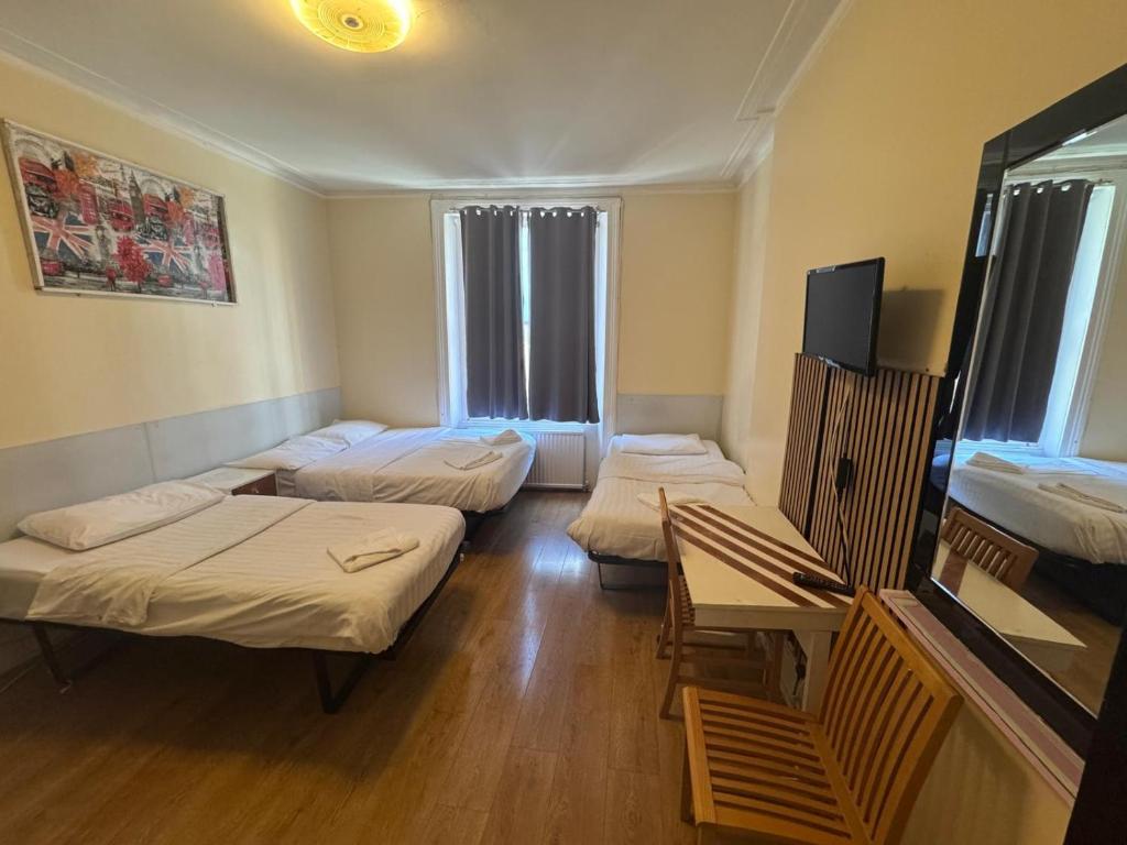 Anwar House - Camera Familiare (5 Adulti) Con Bagno Privato