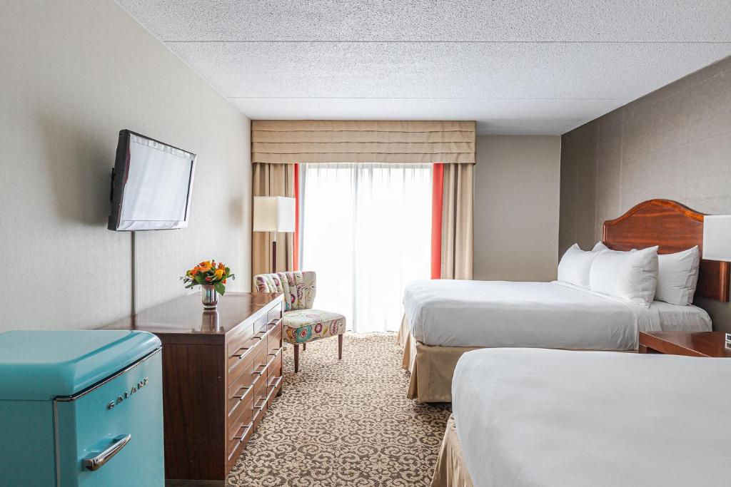 
Queen Room with Two Queen Beds and Courtyard View
