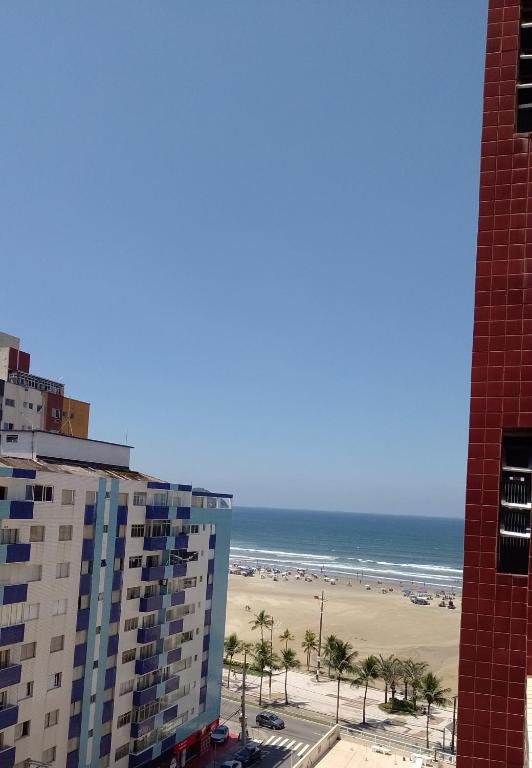 Apartamento na Praia Grande - Guilhermina - Ótima Localização - Housity