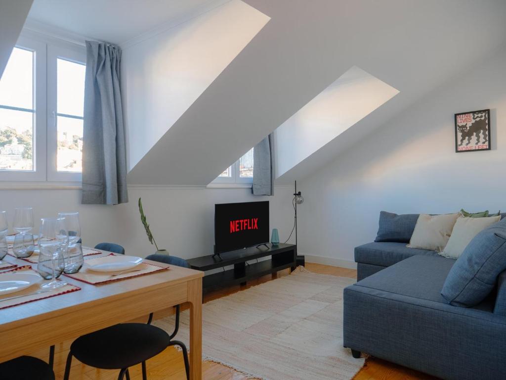Stylish 2BR Castle View - Central | By Airnest