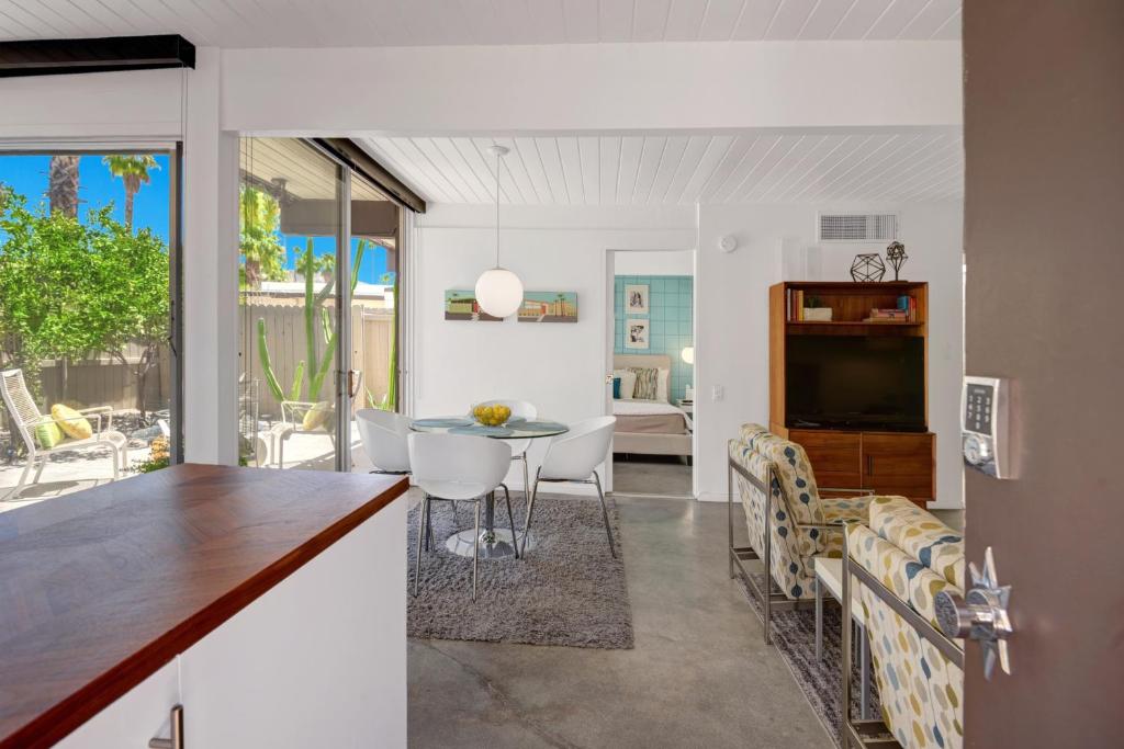 Fotografie z fotogalerie ubytování Ocotillo Lodge Retropad-1BR Bungalow South PS v destinaci Palm Springs