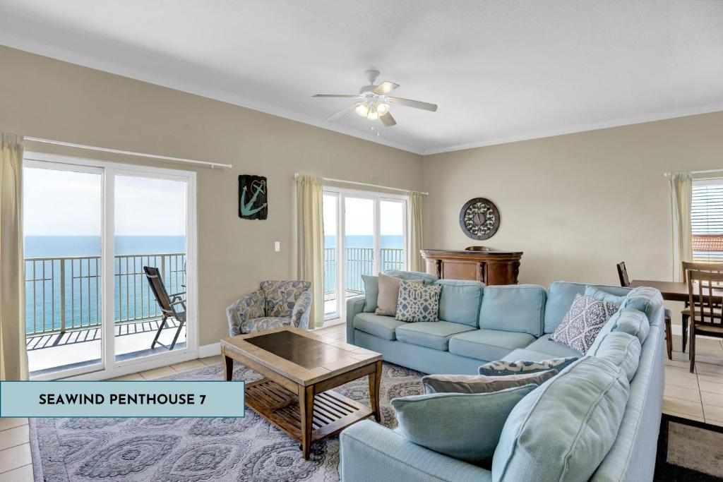 Χώρος καθιστικού στο Seawind 7 Penthouse by Liquid Life