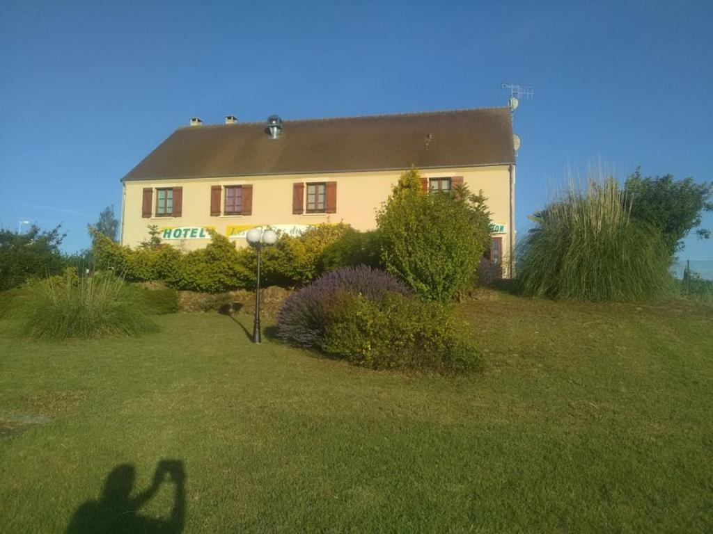 Logis hôtel Les Confins du perche - Housity