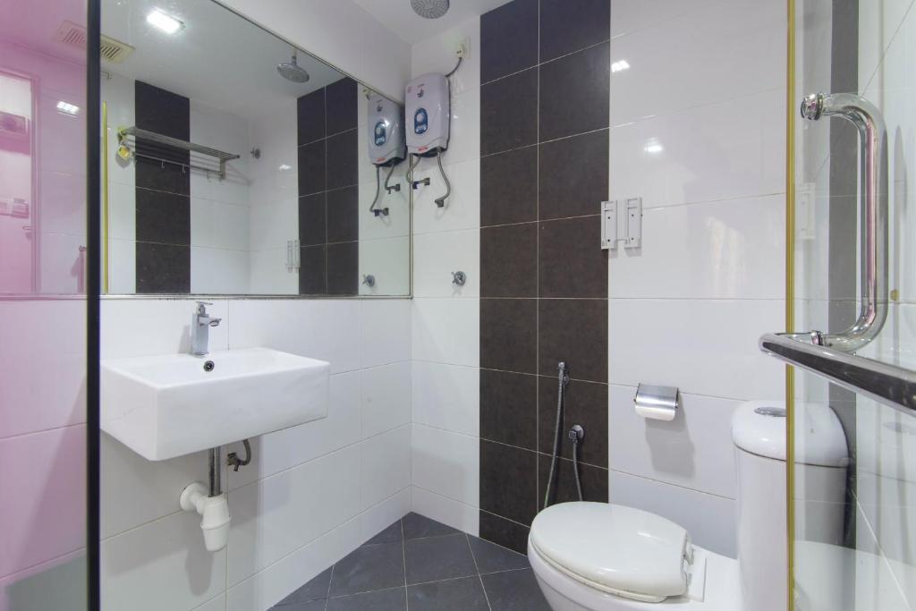 Koupelna v ubytování Super OYO 90296 Red Orange Hotel Port Klang