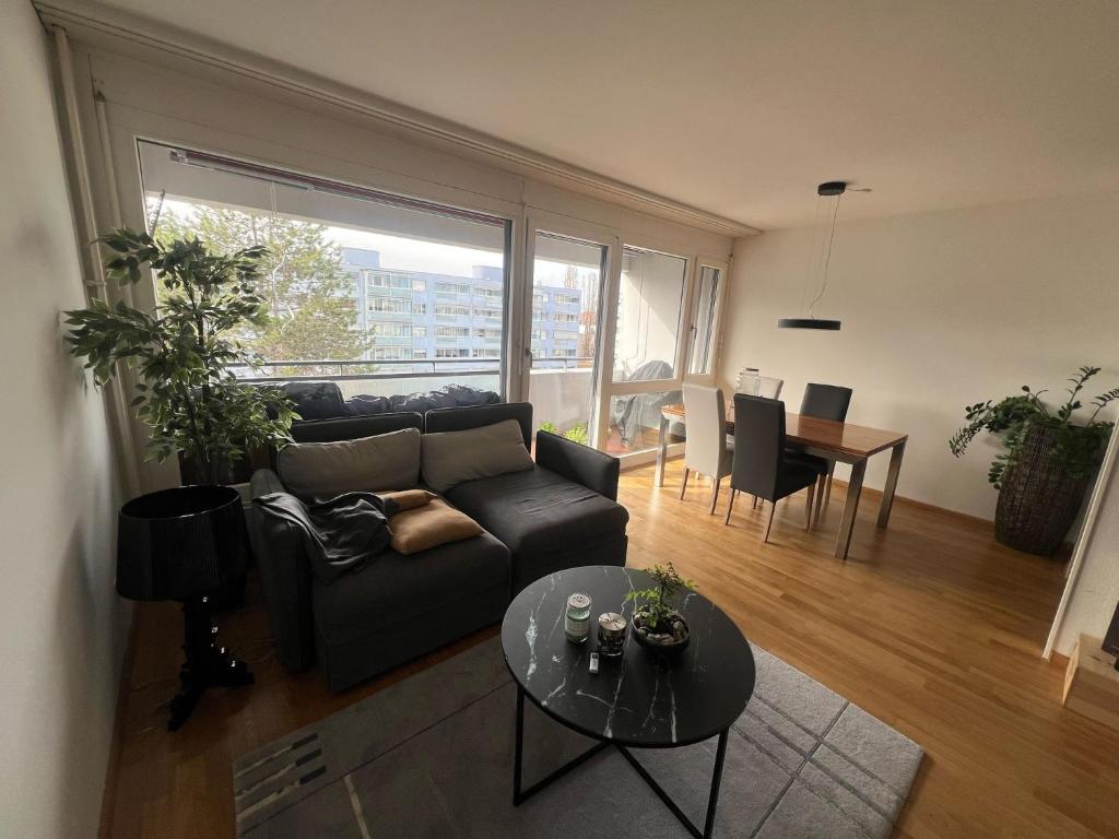 Möbelierte Wohnung mit Balkon zwischen Bahnhof und St Jakob - Resim 10