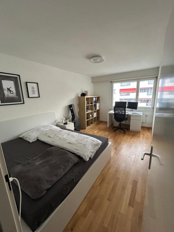 Möbelierte Wohnung mit Balkon zwischen Bahnhof und St Jakob - Resim 2