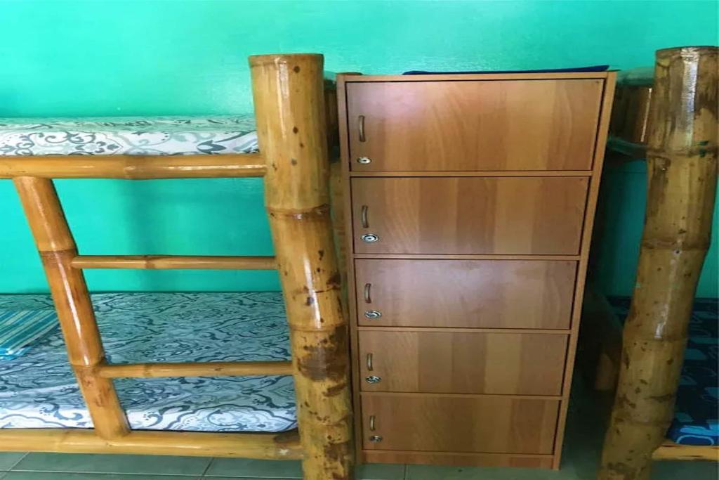 Palanda nebo palandy na pokoji v ubytování OYO 928 JJs Place
