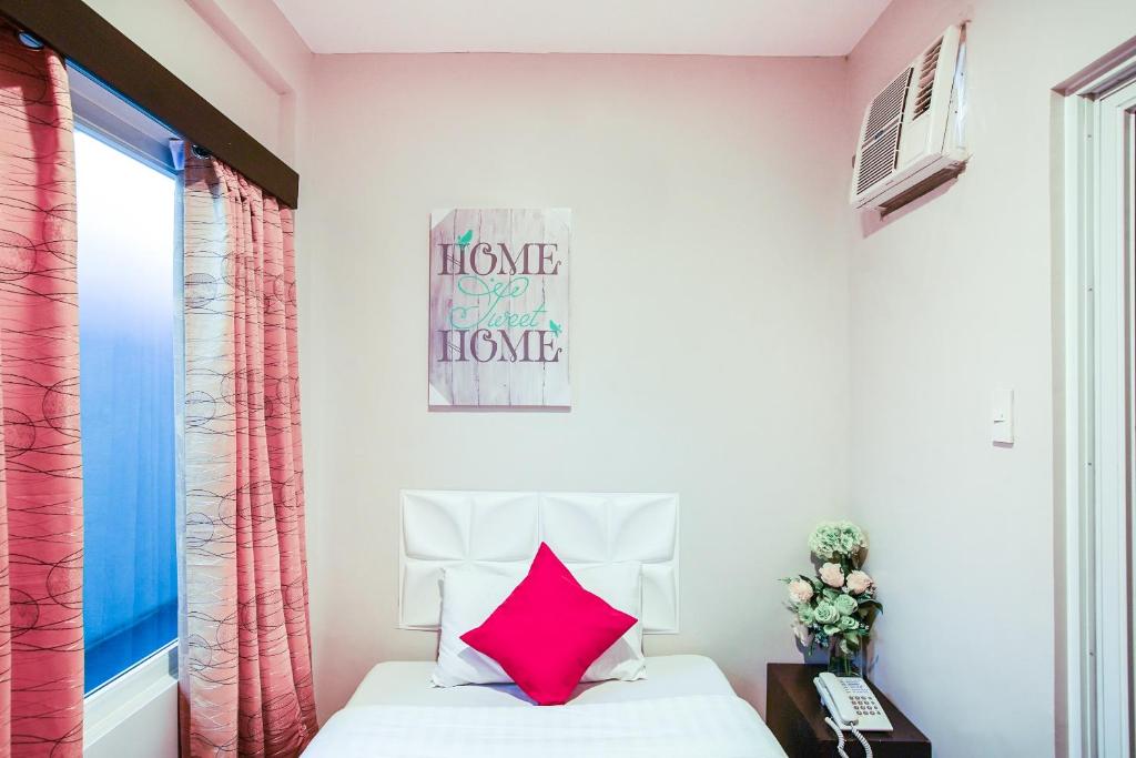 OYO 489 Casa Mia Hotel Suites - Standard Single Room