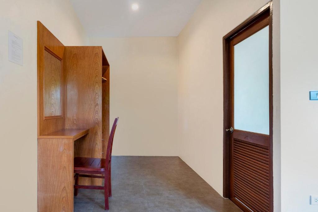 OYO 665 Sj House Hotel - Resim 4