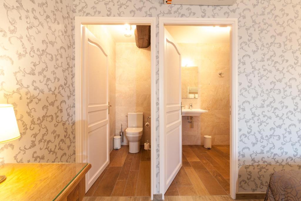 Logis Hotel de La Cloche - Quarto Twin Conforto