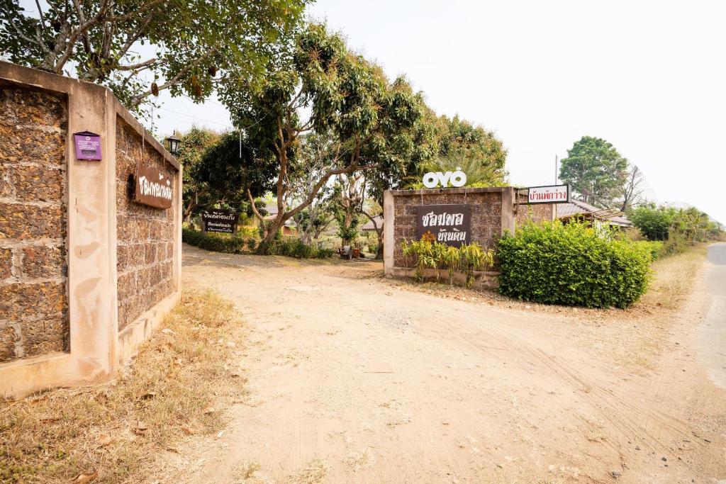 Fotografie z fotogalerie ubytování OYO 766 Zompo Baan Din Resort v destinaci Mae Taeng