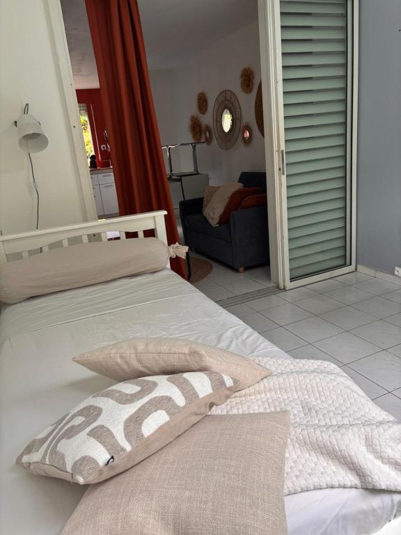 Postel nebo postele na pokoji v ubytování Appart Milena T2 cosy et calme