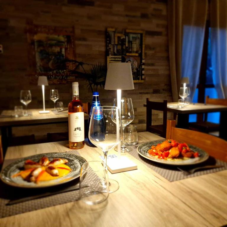 Jídlo v hotelu nebo okolí