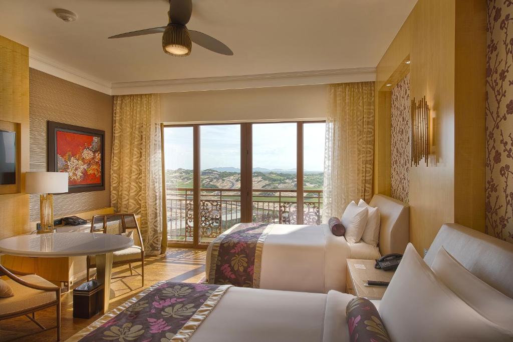 Phòng Cổ Điển Grand 2 Giường Đơn Nhìn Ra Sân Golf