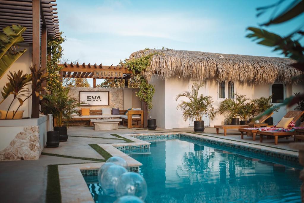 Kolam renang di atau dekat dengan Eva Spa Resort Pool Rooftop Views