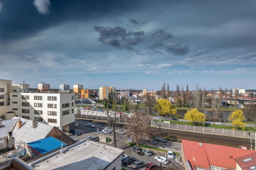 Nespecifikovaný výhled na destinaci Kolín nebo výhled na město při pohledu z penzionu