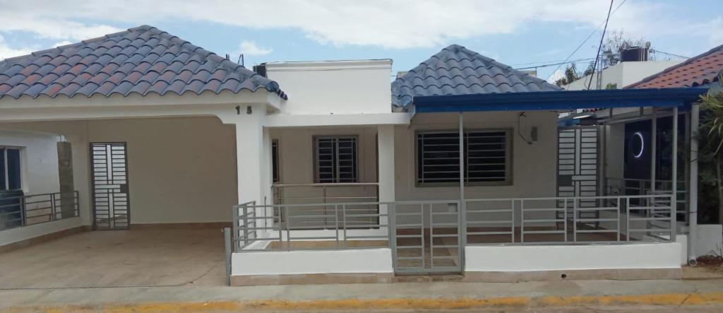 Galeriebild der Unterkunft Casa Santo Domingo Este, Residencial Ciudad Azul, San Isidro in La Julia