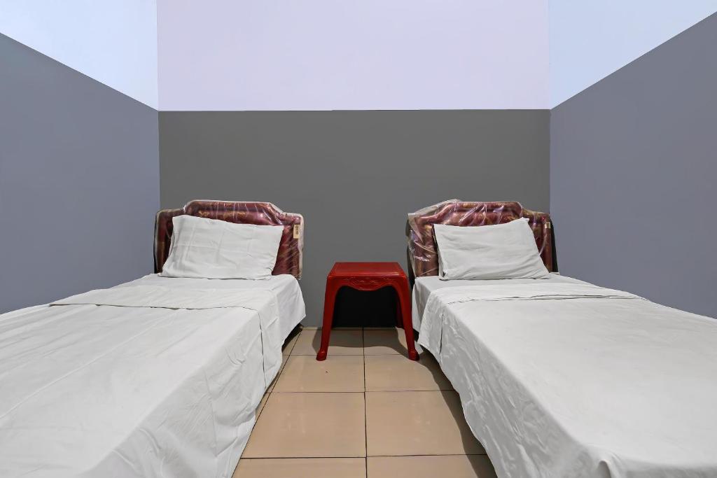 OYO 92893 Santana Residence Syariah - Deluxe Twin Room