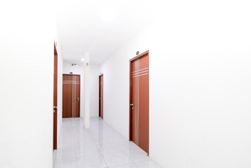 Fotografie z fotogalerie ubytování Super OYO Capital O 217 A1 Hotel v destinaci Surabaja