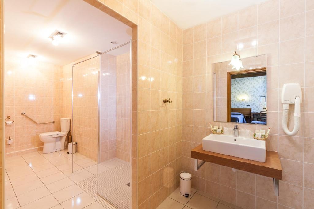 Logis Hotel de La Cloche - Quarto Familiar