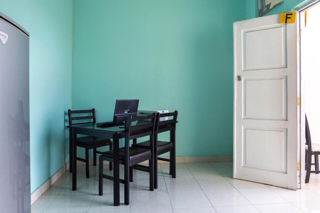 Fotografie z fotogalerie ubytování SPOT ON 2950 Grand Suites Palace Syariah v destinaci Cianjur