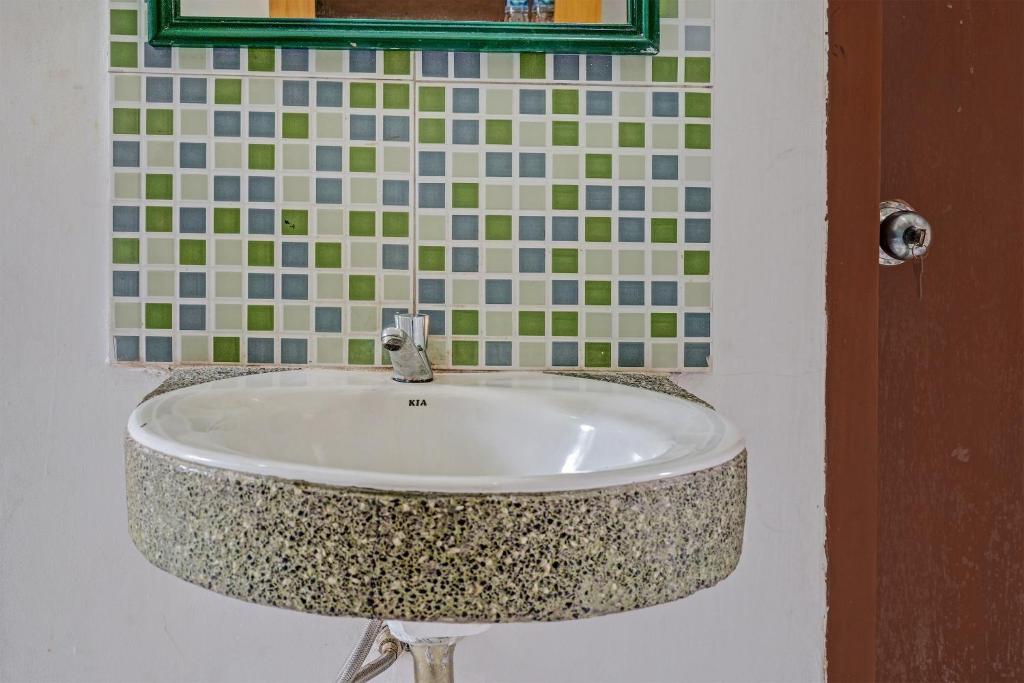 Koupelna v ubytování Super OYO Capital O 91810 Hotel Balebat 2
