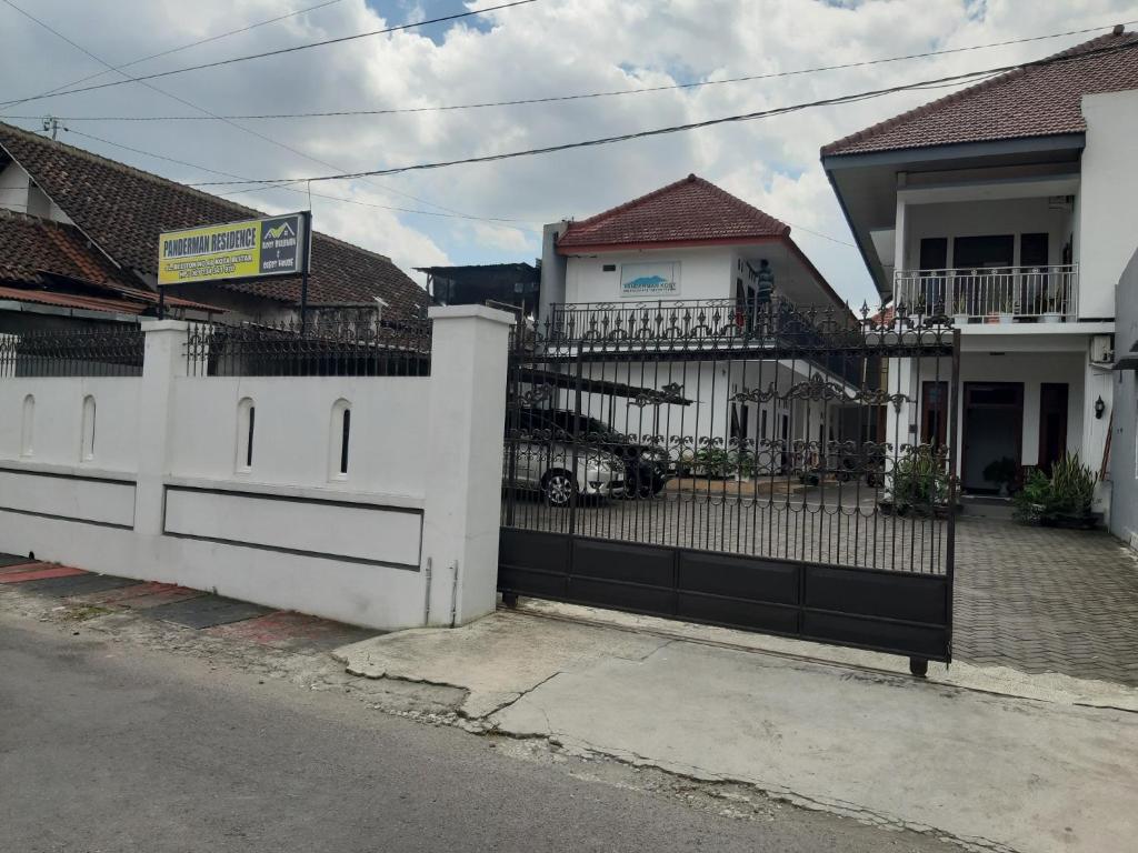Fotografie z fotogalerie ubytování OYO 2826 Panderman Residence v destinaci Blitar