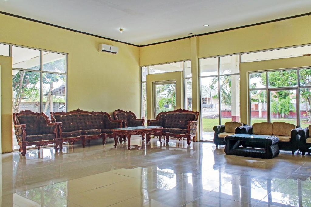 Posezení v ubytování OYO 90423 Hotel Aman