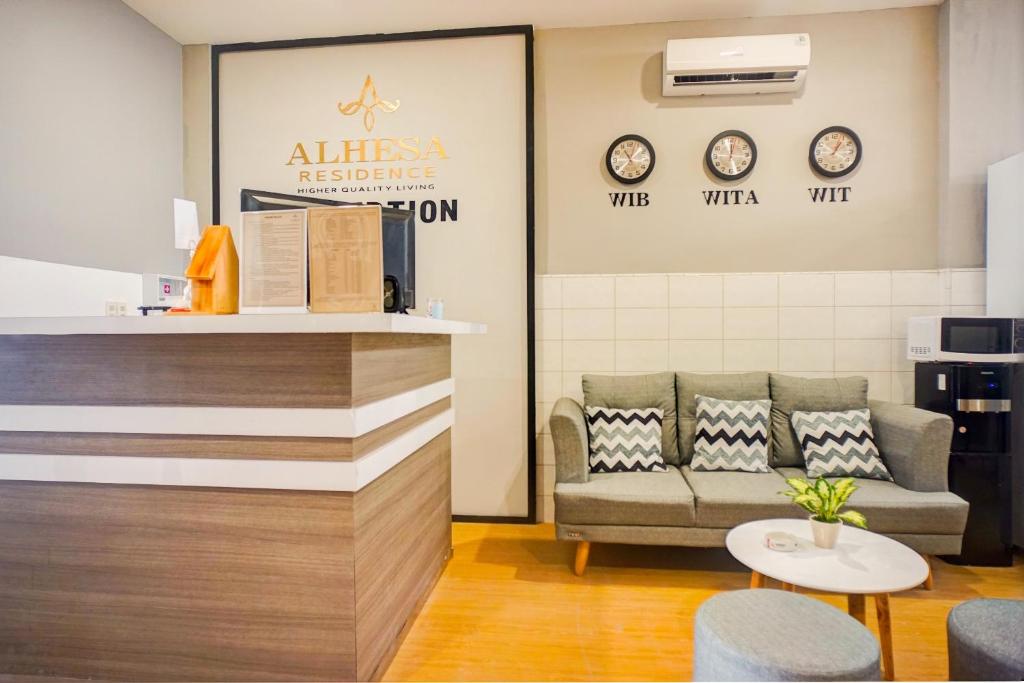 Posezení v ubytování SUPER OYO 93064 Alhesa Residence