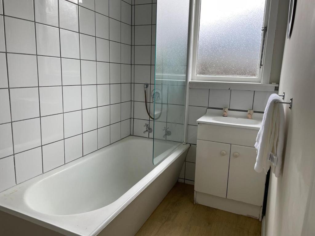 Attached Units on Madras! Unit A - Resim 3