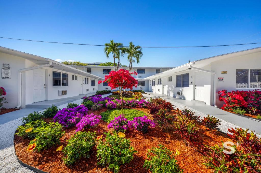 Taman di luar Chic Miami Studio - Gym, BBQ, Free Parking