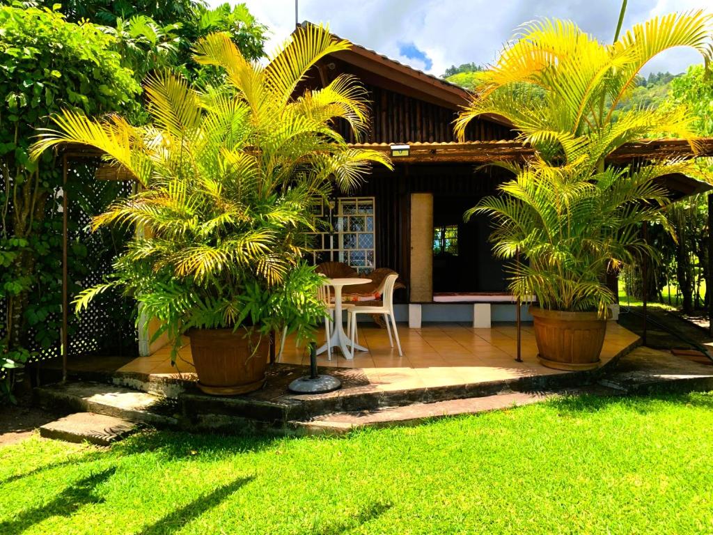 สวนหย่อมนอก TAHITI - VAIAVA Beach Cottage